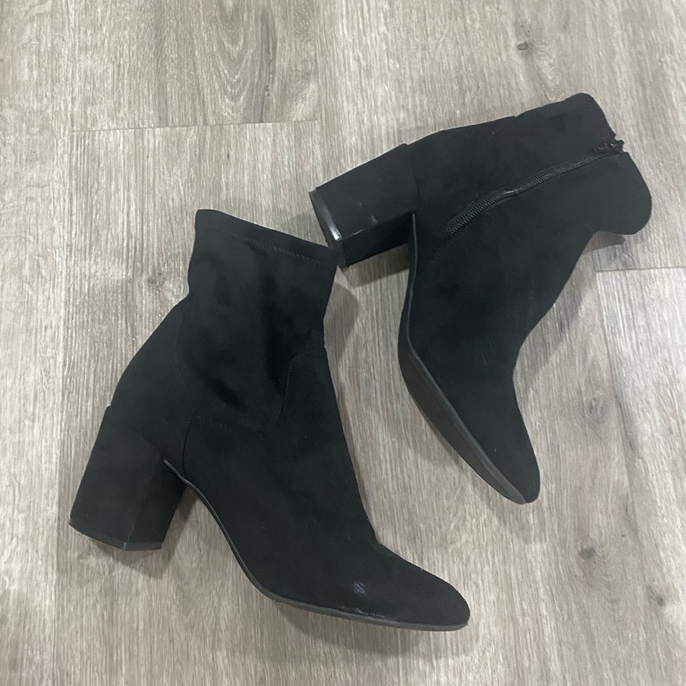 mid-heeled sock boot